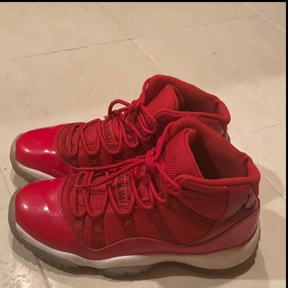 gym red 11s grade school